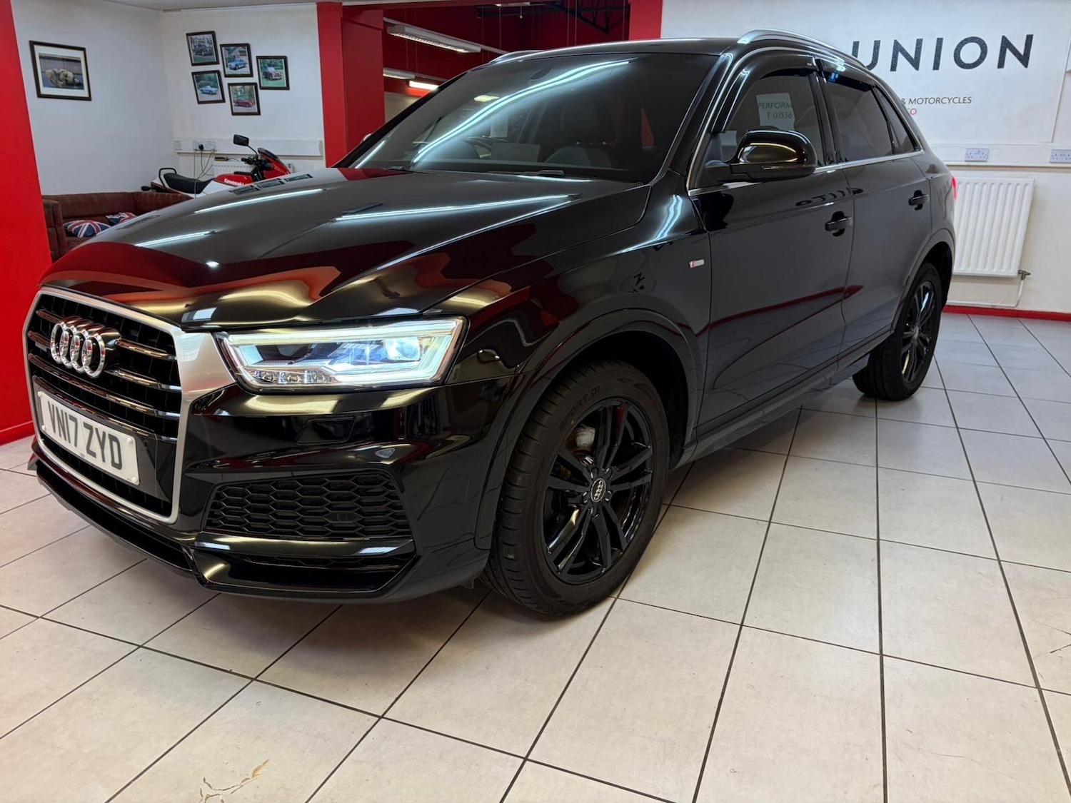 Used Audi Q3 2017 for sale - 76990657: Photo 3