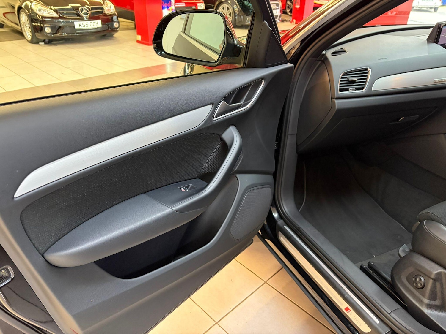 Used Audi Q3 2017 for sale - 76990657: Photo 33