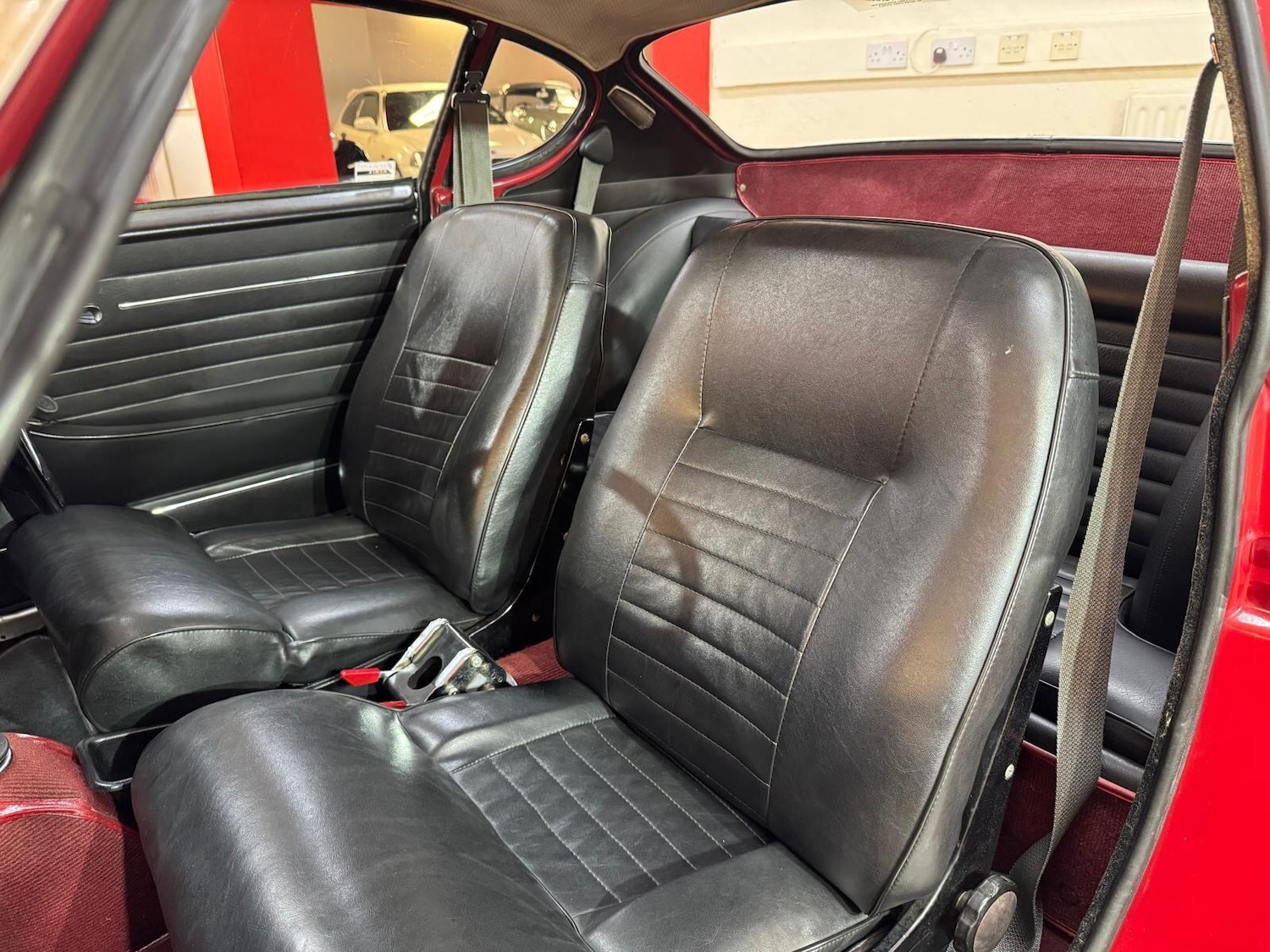 Used Volvo P1800 1967 for sale - 77156154: Photo 13