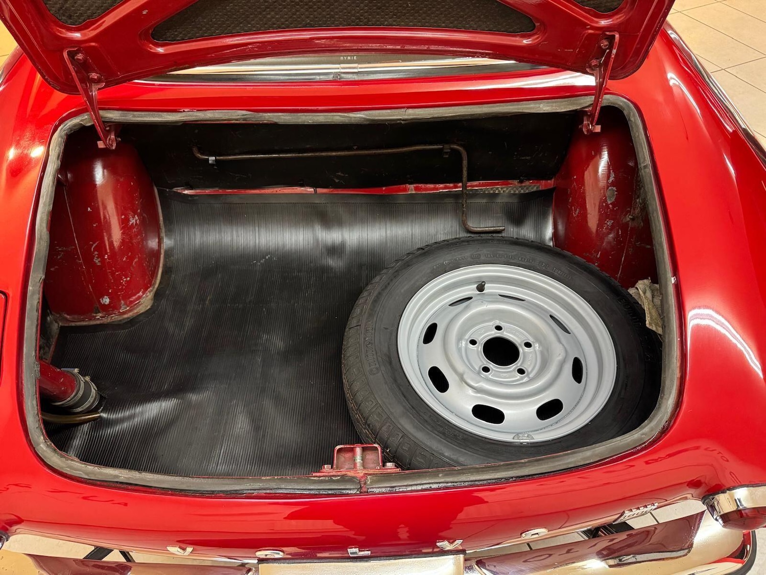 Used Volvo P1800 1967 for sale - 77156154: Photo 32