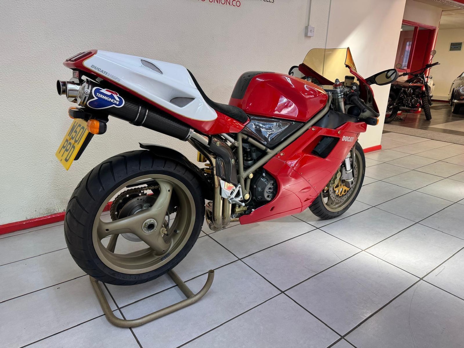 Ducati 916