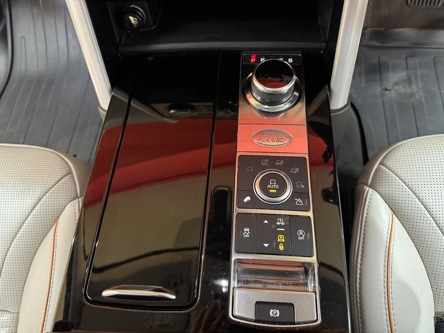 Used Land Rover Discovery 2018 for sale - 77387351: Photo 26