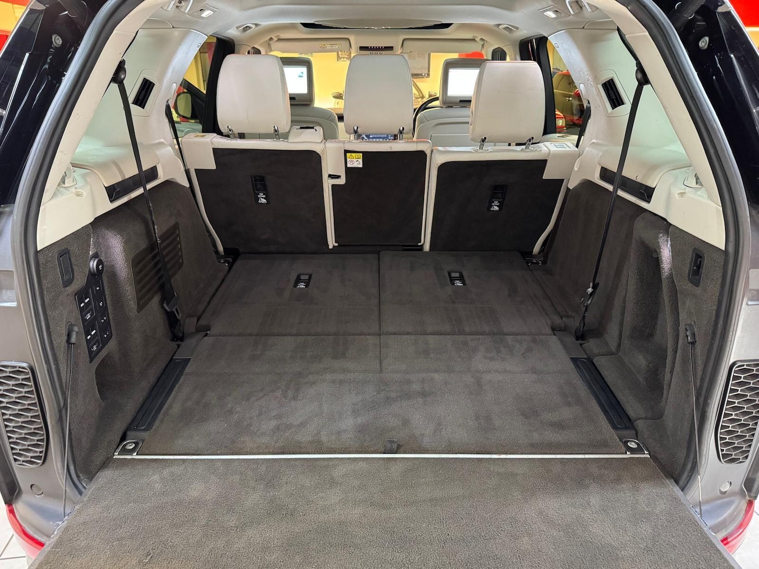 Used Land Rover Discovery 2018 for sale - 77387351: Photo 37