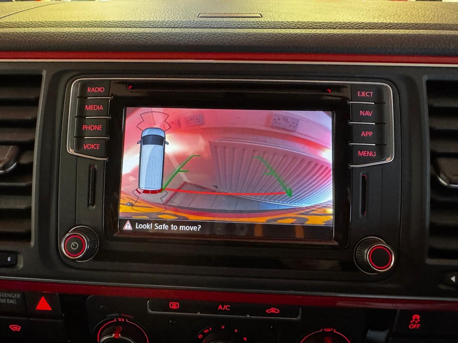 Used Volkswagen Transporter 2018 for sale - 77015837: Photo 16