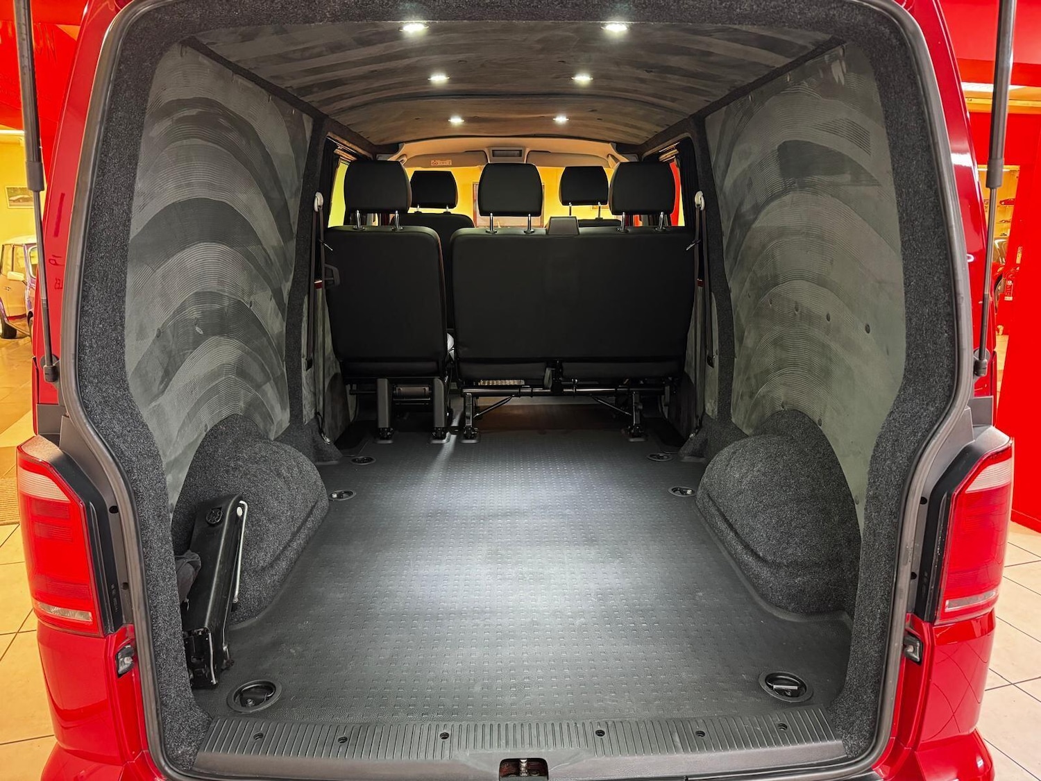 Used Volkswagen Transporter 2018 for sale - 77015837: Photo 18