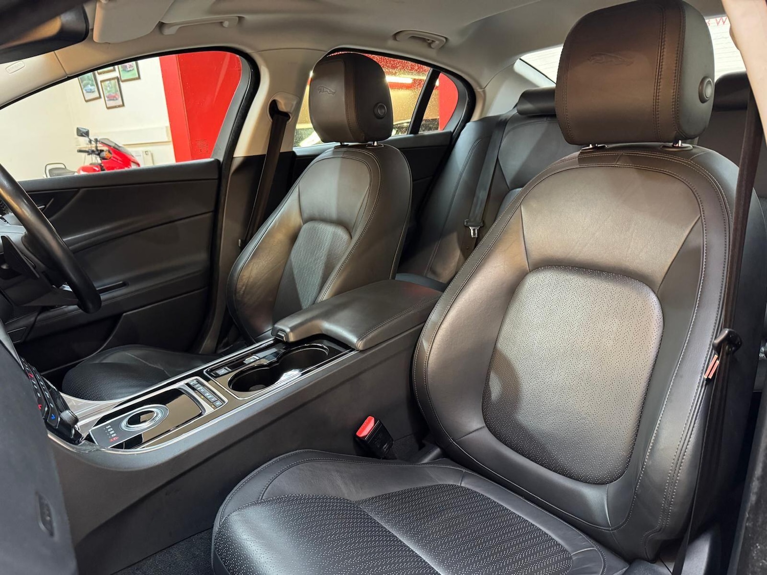 Used Jaguar XE for sale - 77305399: Photo 13