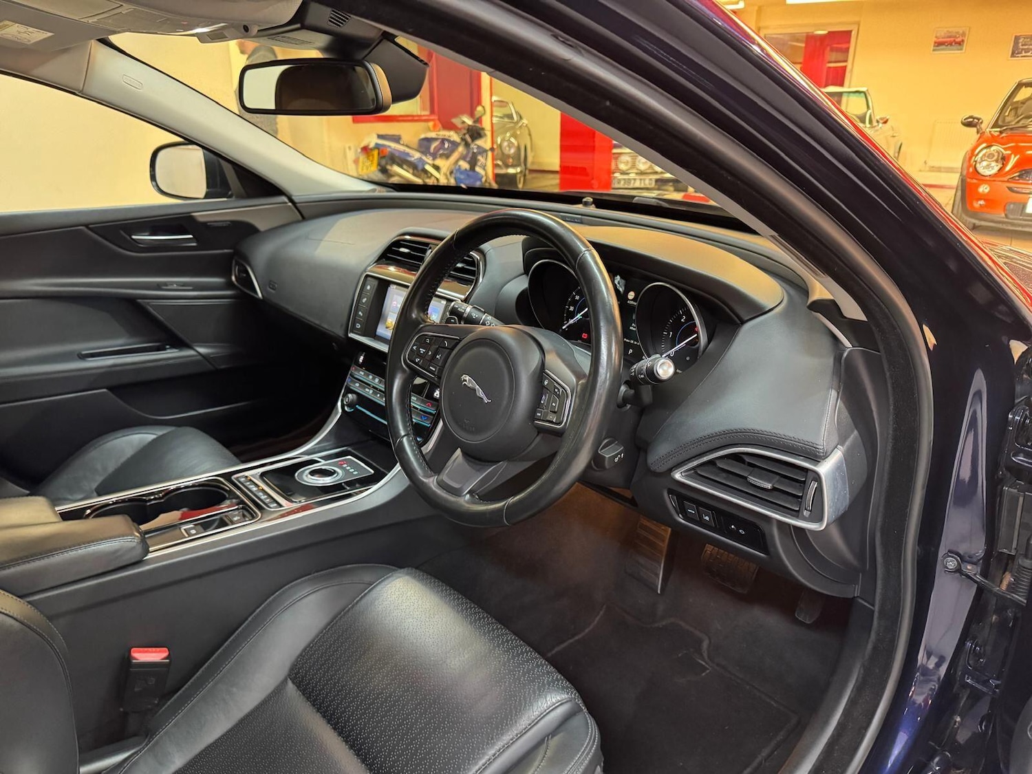 Used Jaguar XE for sale - 77305399: Photo 28