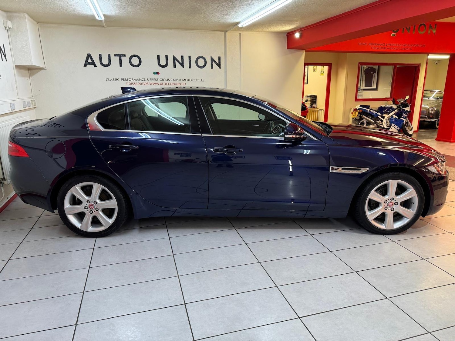 Used Jaguar XE for sale - 77305399: Photo 5