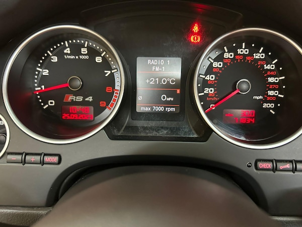 Used Audi RS4 Cabriolet 2007 for sale - 75401857: Photo 13