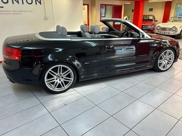 Used Audi RS4 Cabriolet 2007 for sale - 75401857: Photo 5