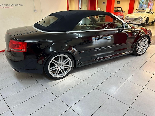 Used Audi RS4 Cabriolet 2007 for sale - 75401857: Photo 6