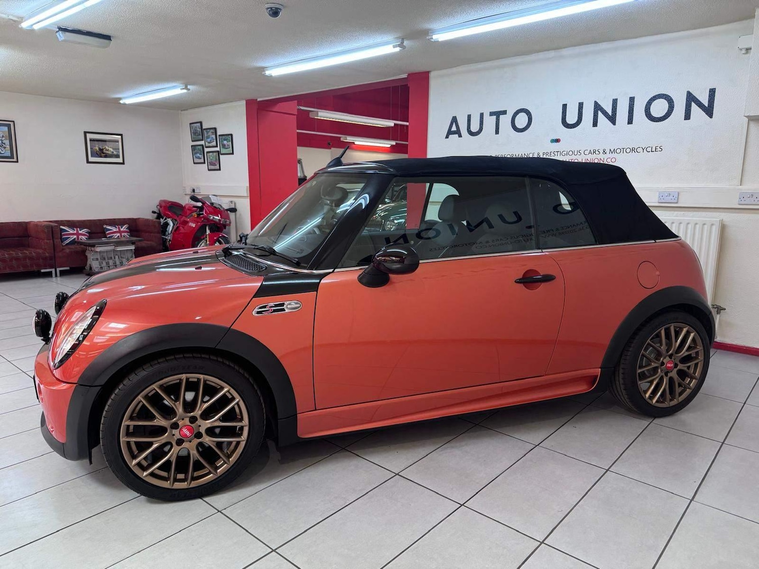 Used MINI Convertible 2004 for sale - 76398958: Photo 14