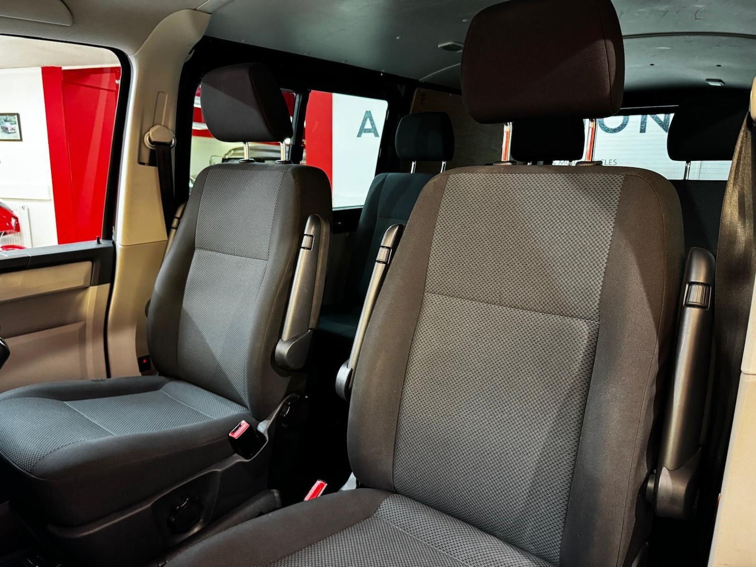 Used Volkswagen Transporter 2017 for sale - 76283713: Photo 18