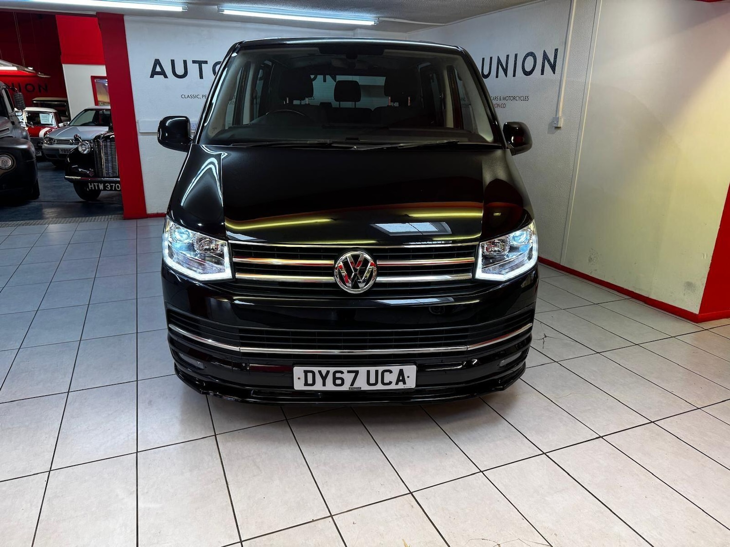 Used Volkswagen Transporter 2017 for sale - 76283713: Photo 2