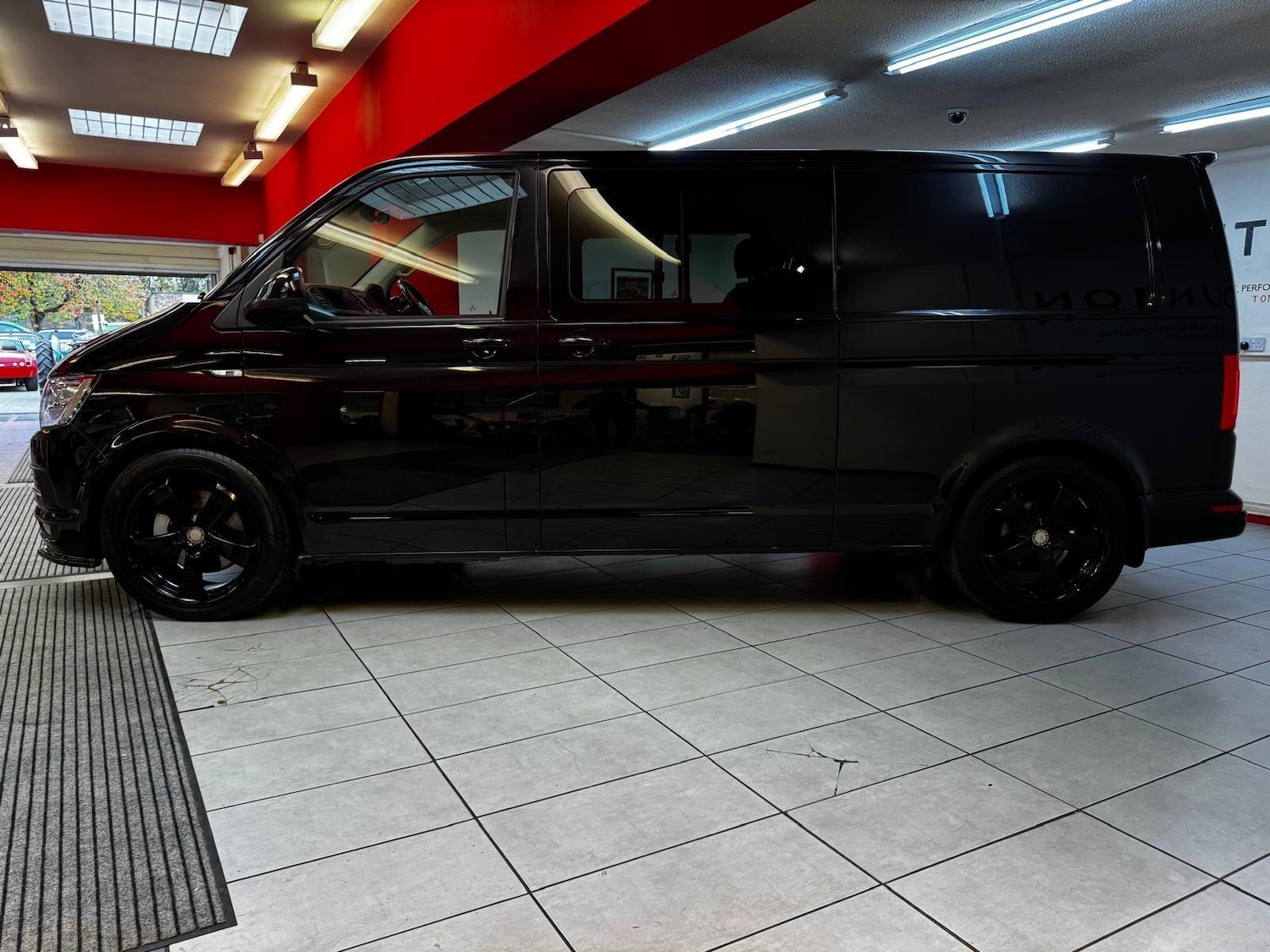Used Volkswagen Transporter 2017 for sale - 76283713: Photo 4