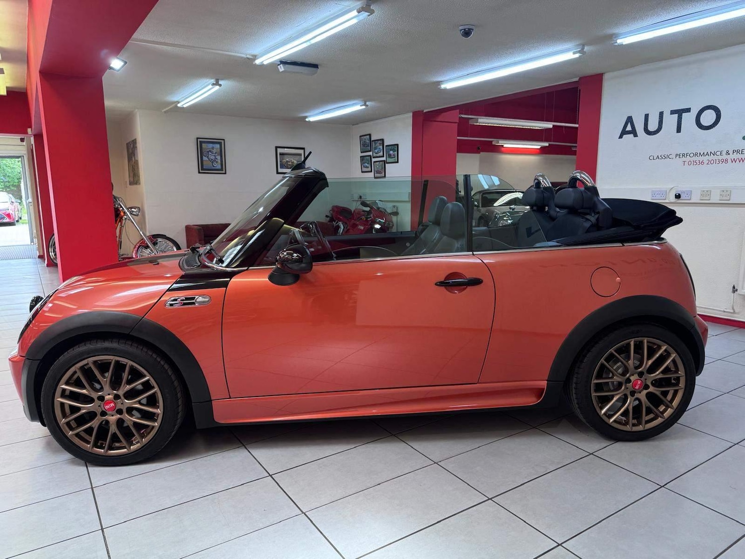Used MINI Convertible 2004 for sale - 76997595: Photo 26