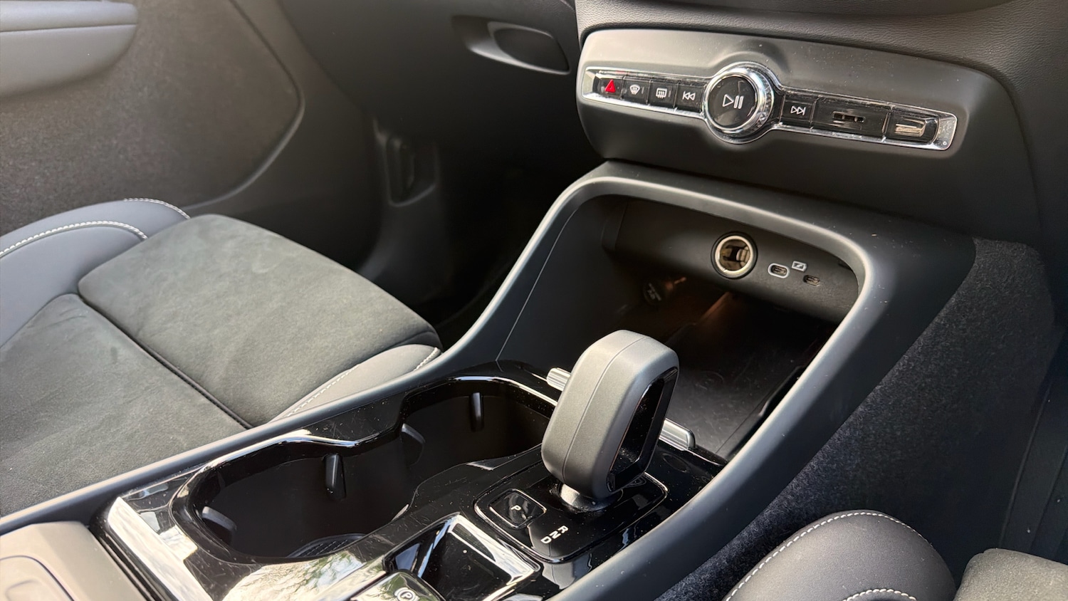 Used Volvo XC40 2024 for sale - 76653301: Photo 14