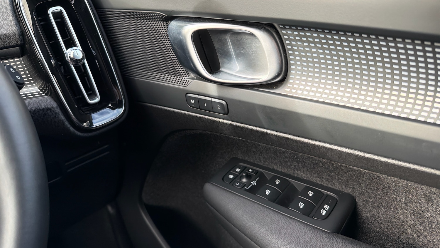 Used Volvo XC40 2024 for sale - 76653301: Photo 15