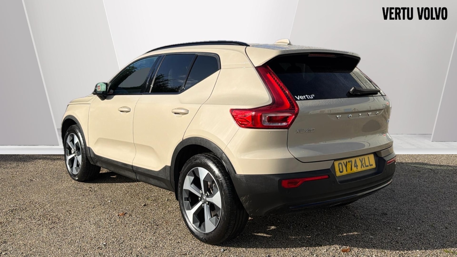 Used Volvo XC40 2024 for sale - 76653301: Photo 2