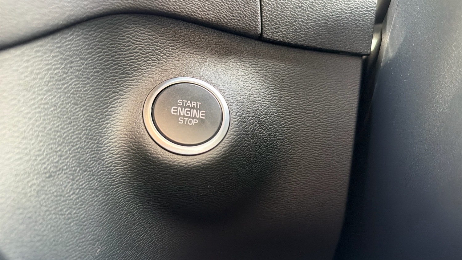 Used Volvo XC40 2024 for sale - 76653301: Photo 23