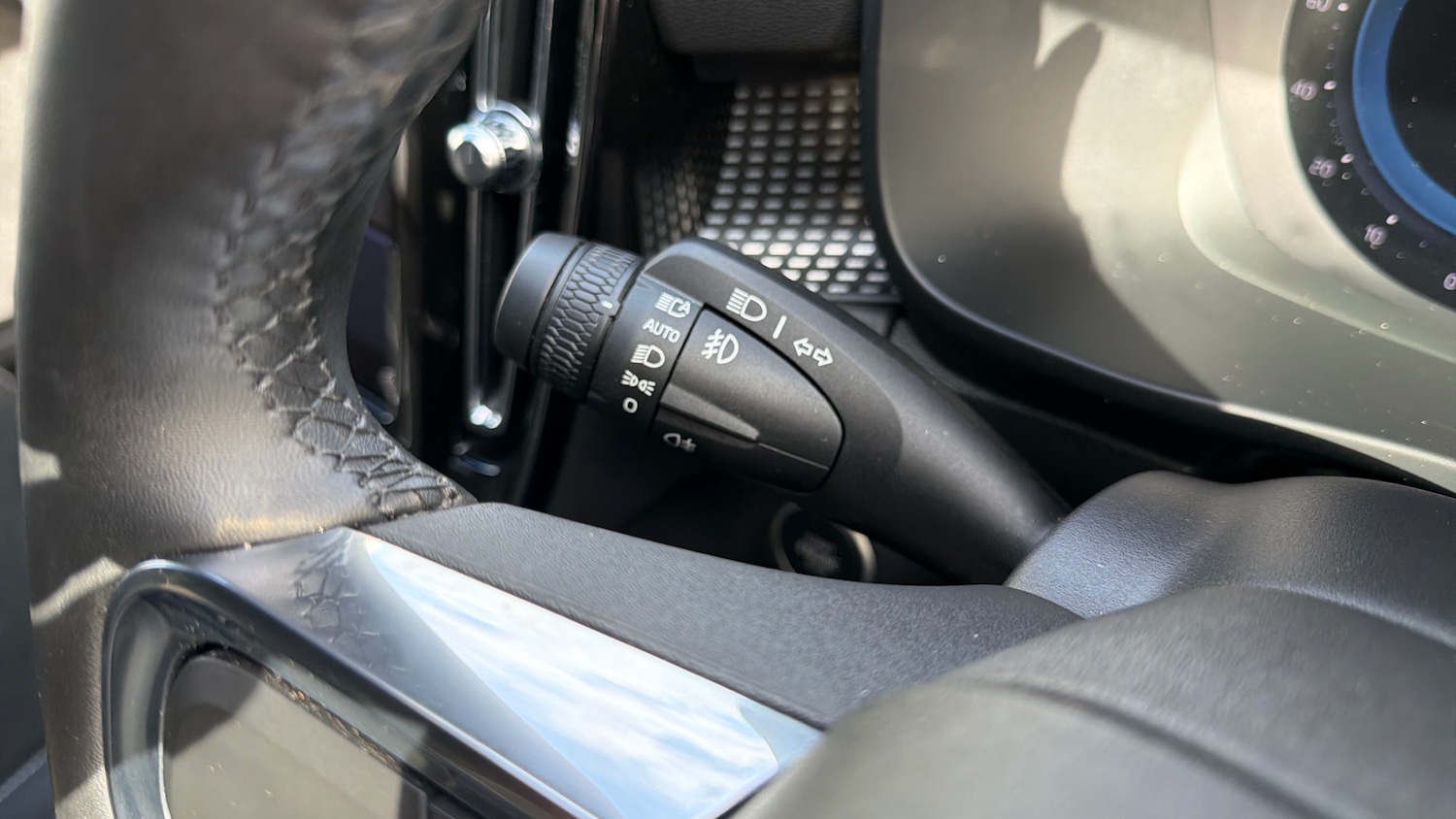 Used Volvo XC40 2024 for sale - 76653301: Photo 24