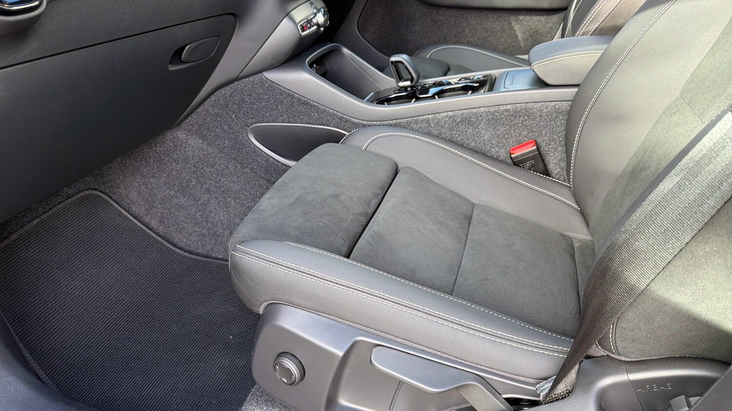 Used Volvo XC40 2024 for sale - 76653301: Photo 27