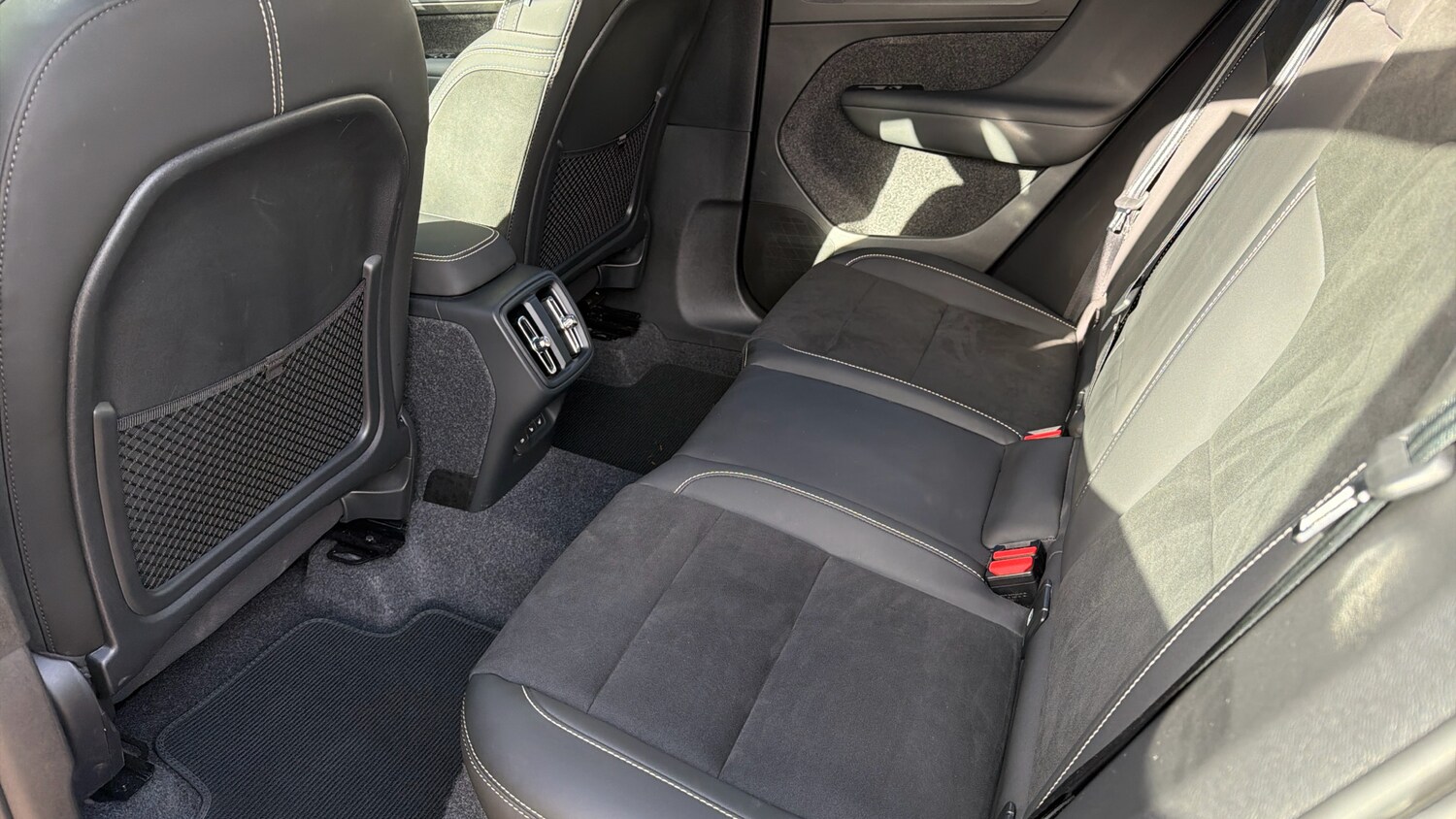 Used Volvo XC40 2024 for sale - 76653301: Photo 33