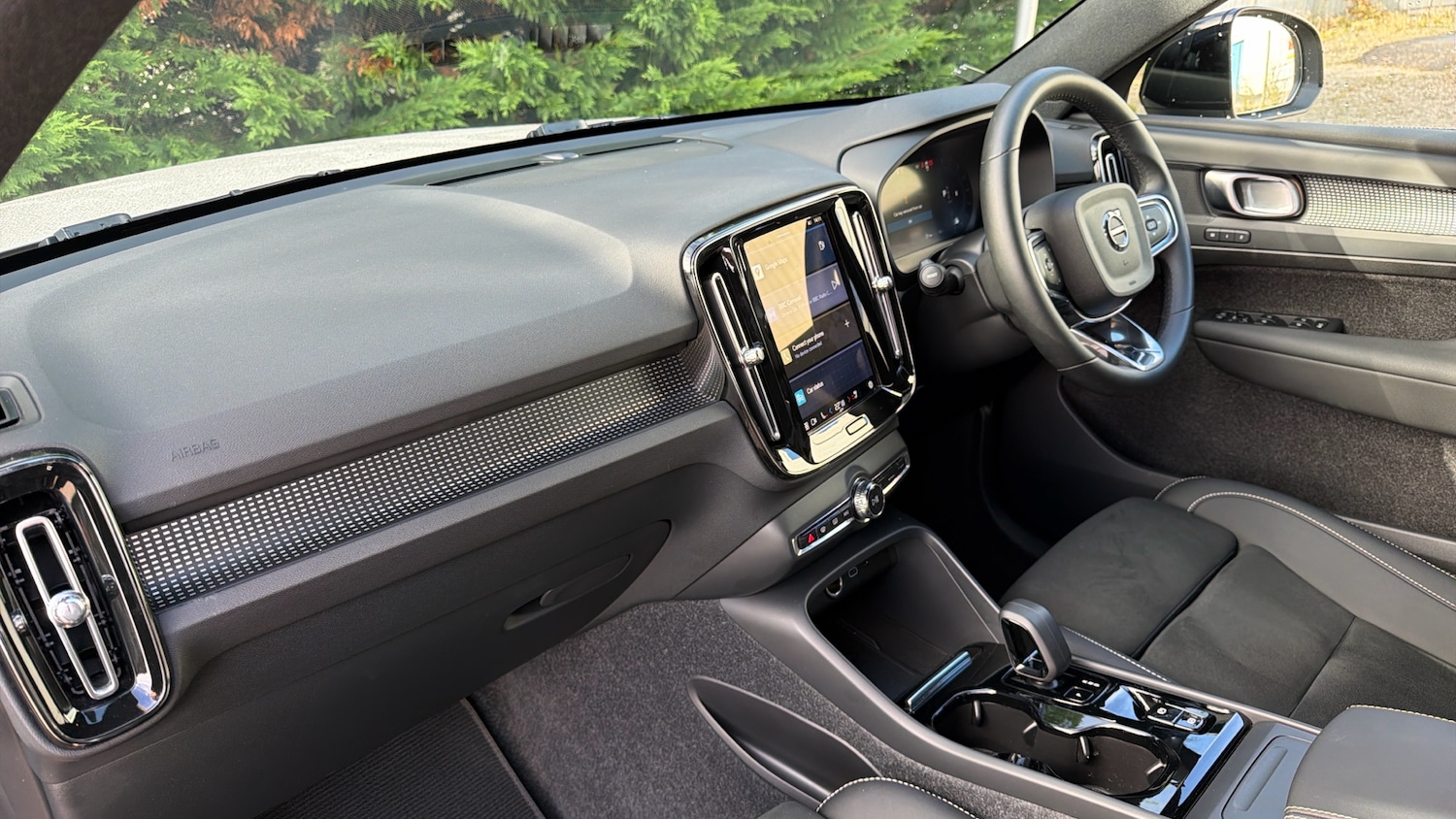 Used Volvo XC40 2024 for sale - 76653301: Photo 4