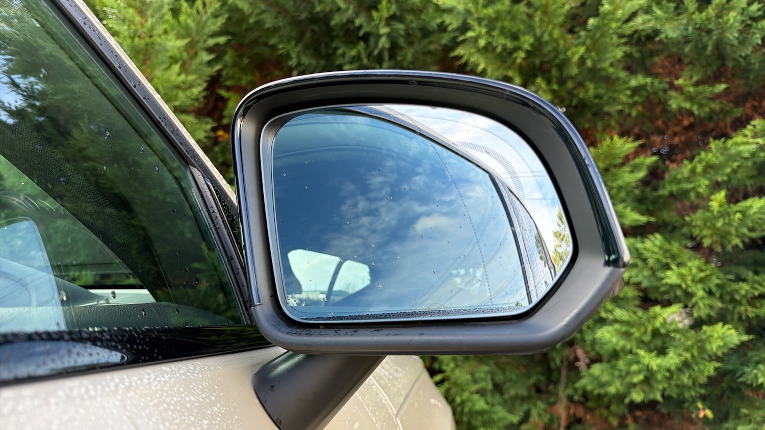 Used Volvo XC40 2024 for sale - 76653301: Photo 44