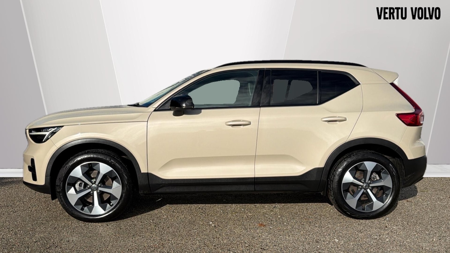 Used Volvo XC40 2024 for sale - 76653301: Photo 8