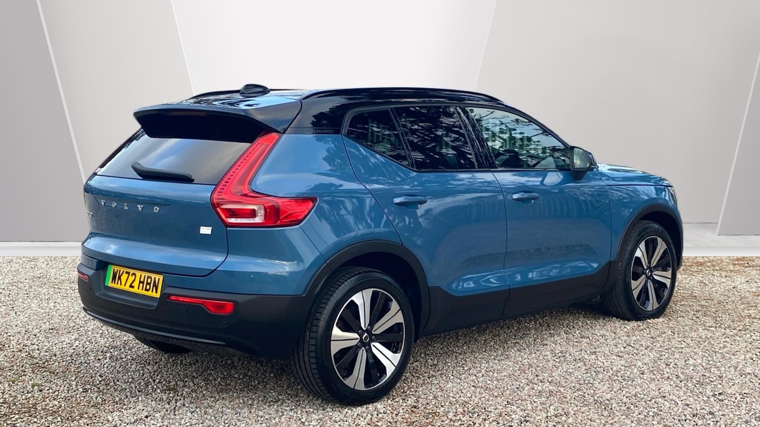 Used Volvo XC40 2022 for sale - 76763090: Photo 2