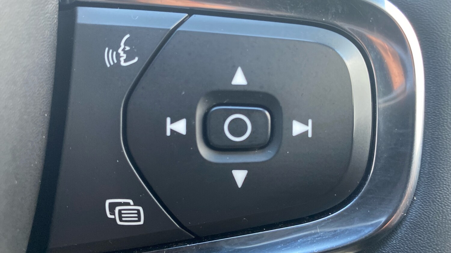 Used Volvo XC40 2022 for sale - 76763090: Photo 20