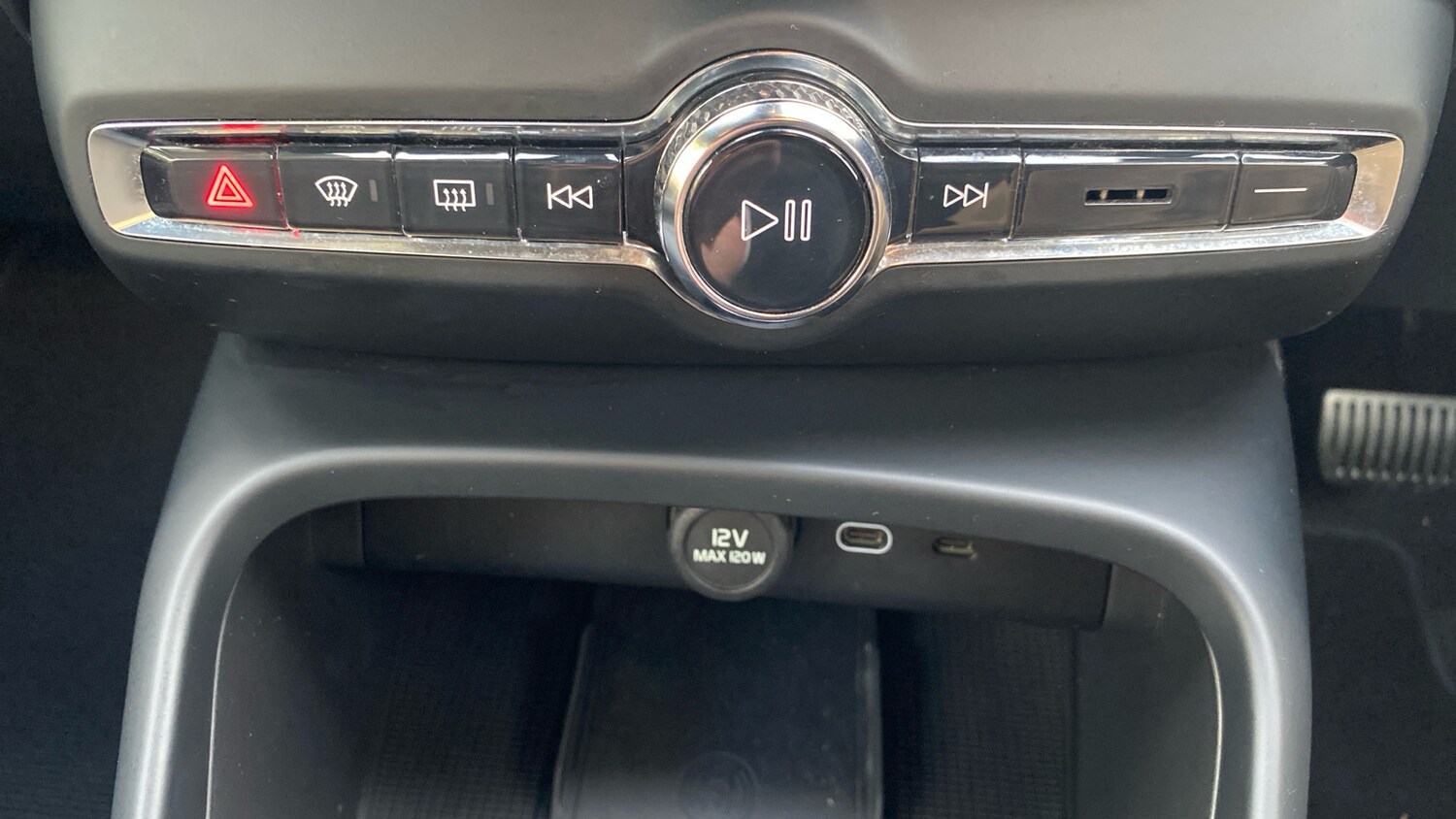 Used Volvo XC40 2022 for sale - 76763090: Photo 26