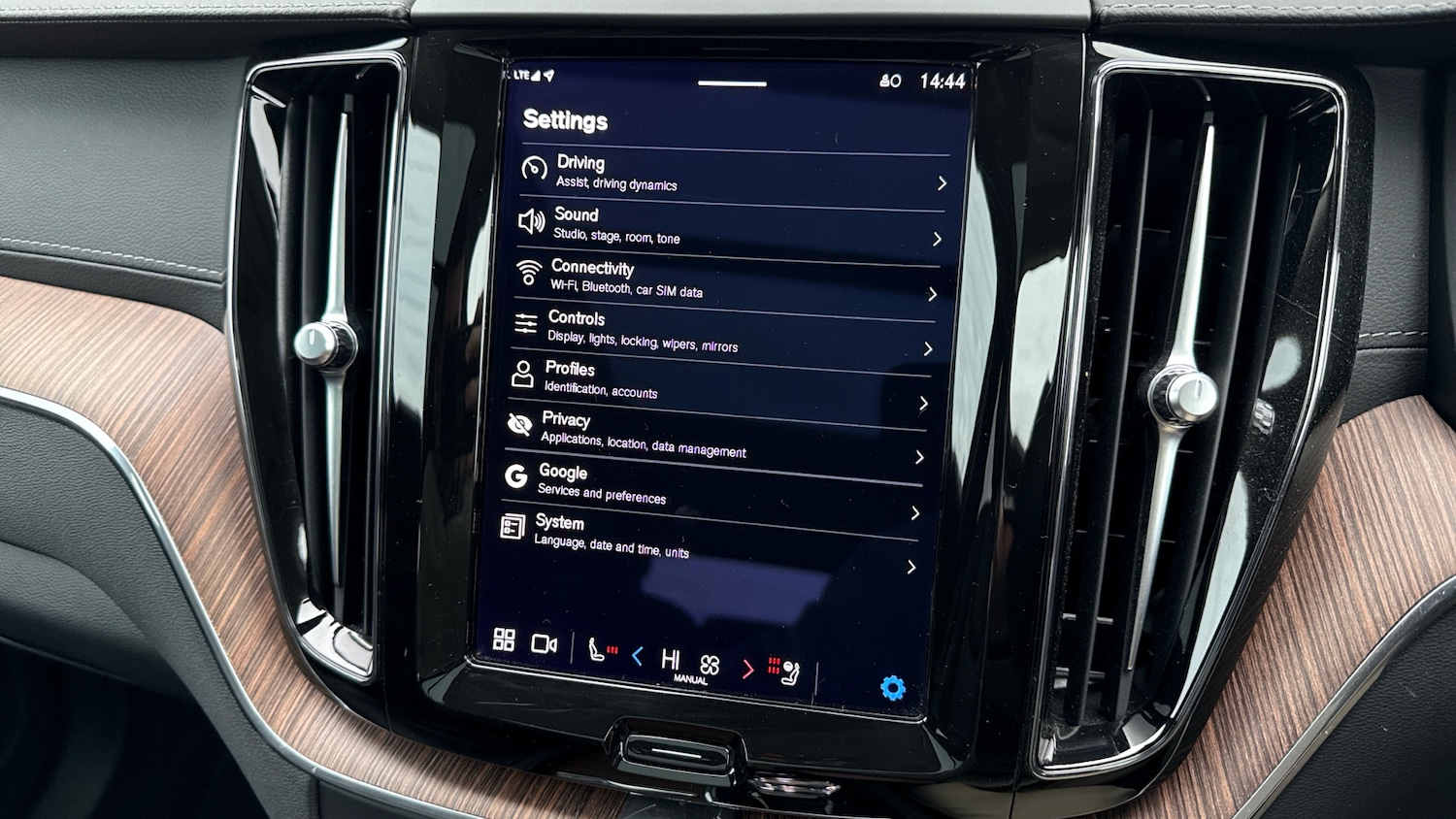 Used Volvo XC60 2022 for sale - 77336449: Photo 17