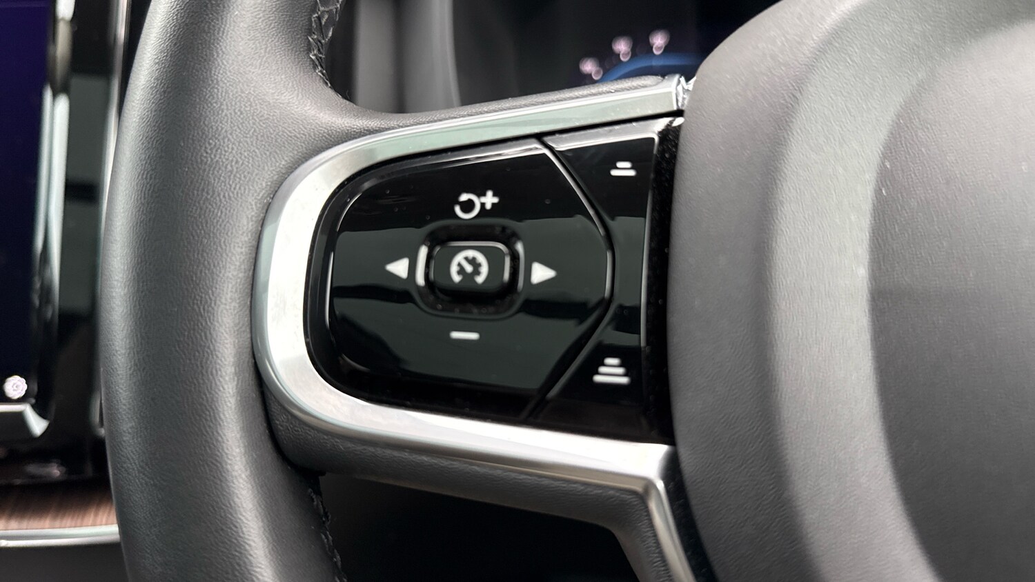 Used Volvo XC60 2022 for sale - 77336449: Photo 21