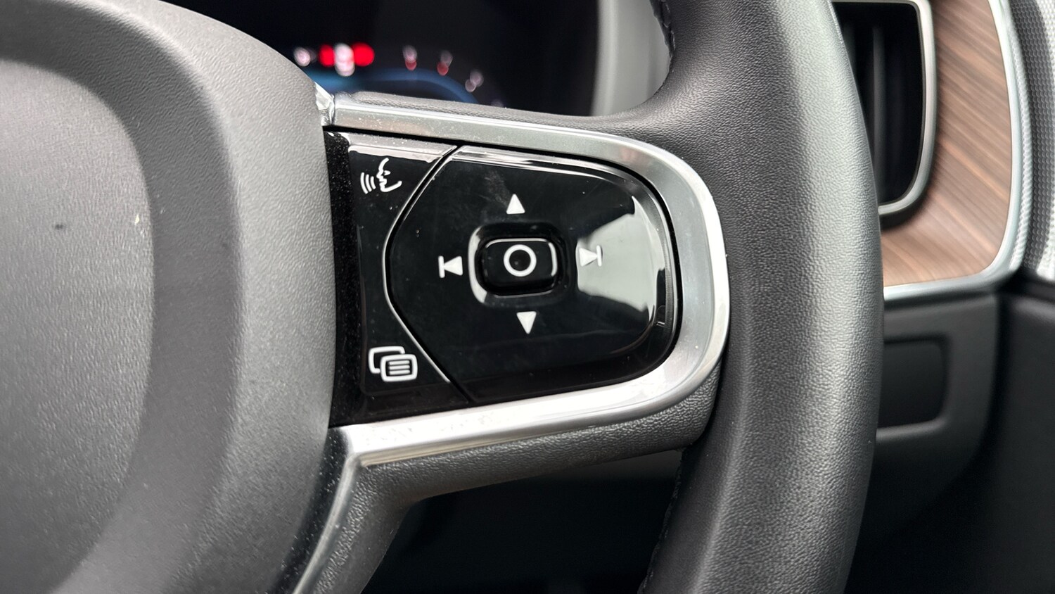 Used Volvo XC60 2022 for sale - 77336449: Photo 22