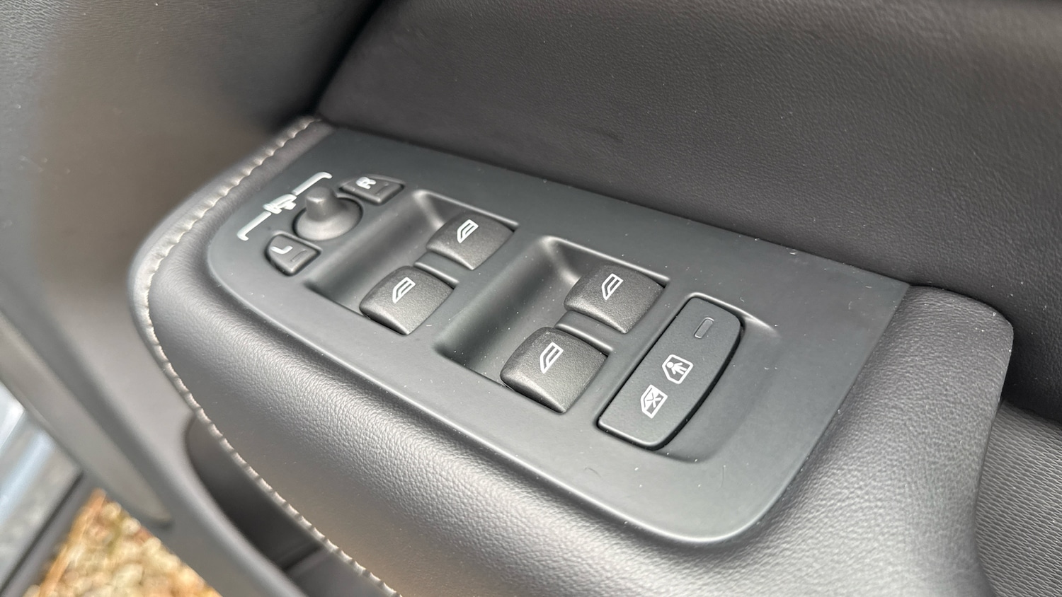 Used Volvo XC60 2022 for sale - 77336449: Photo 24