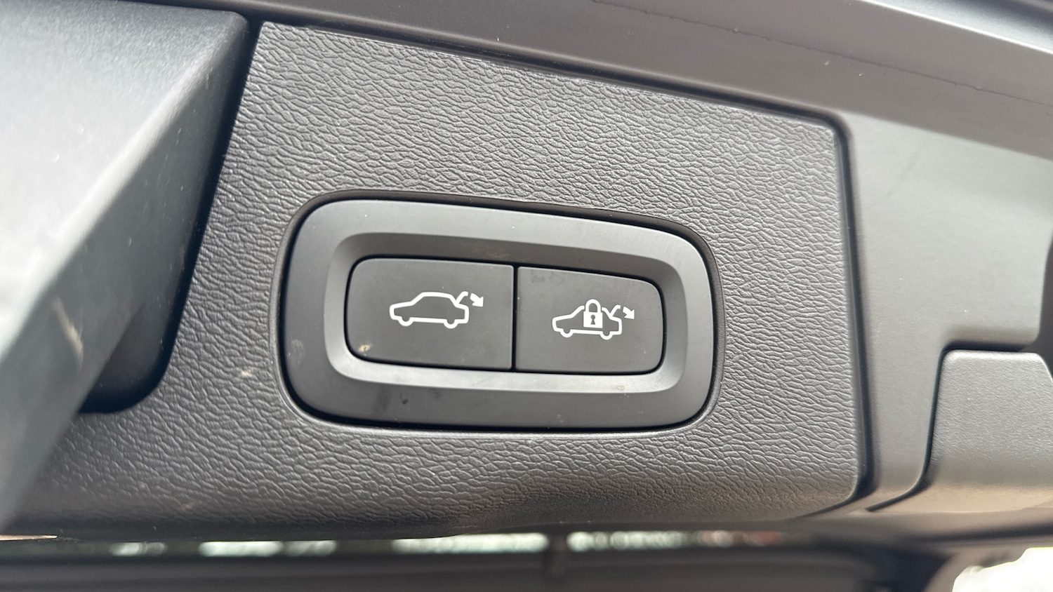 Used Volvo XC60 2022 for sale - 77336449: Photo 35