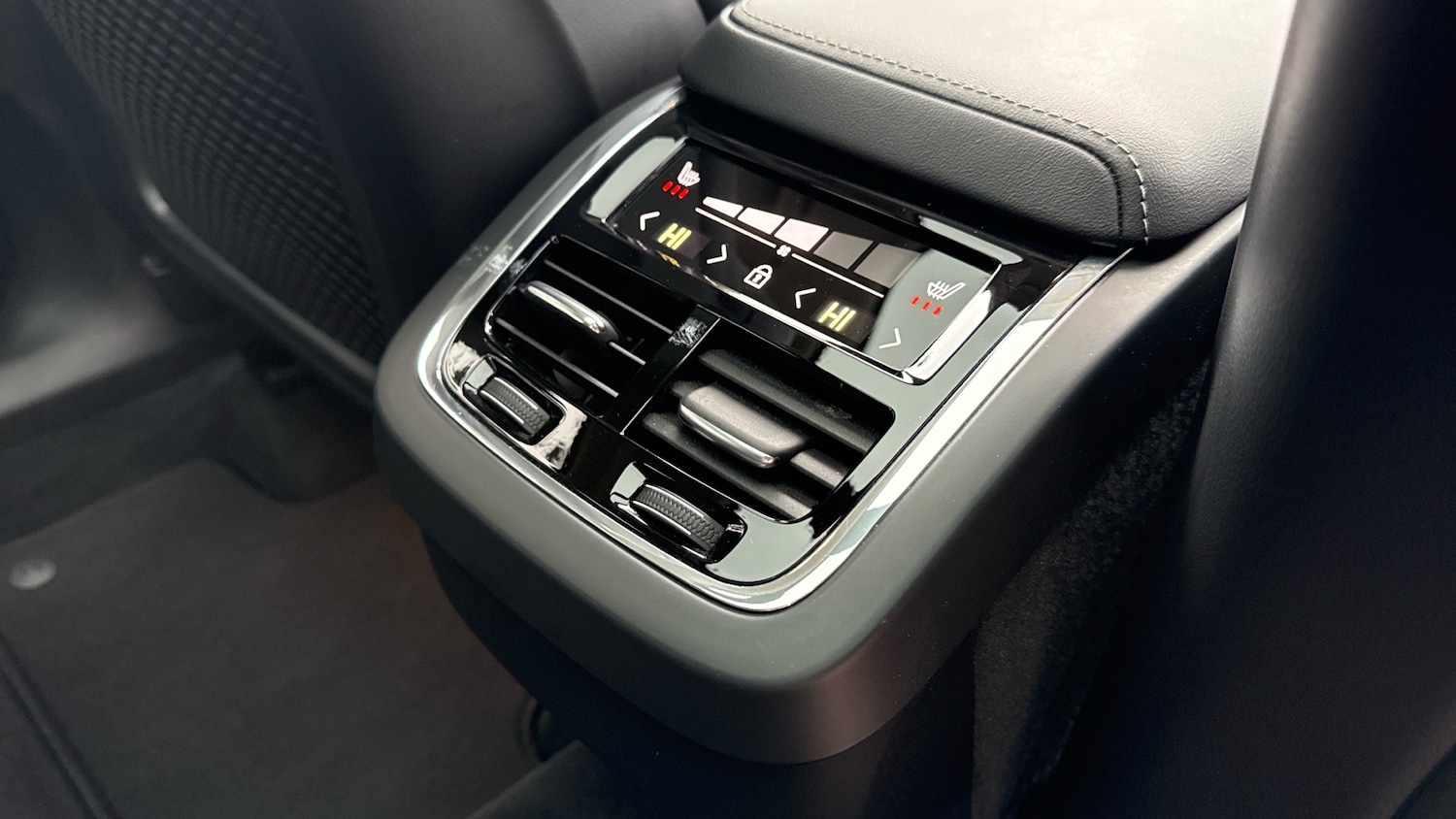 Used Volvo XC60 2022 for sale - 77336449: Photo 37