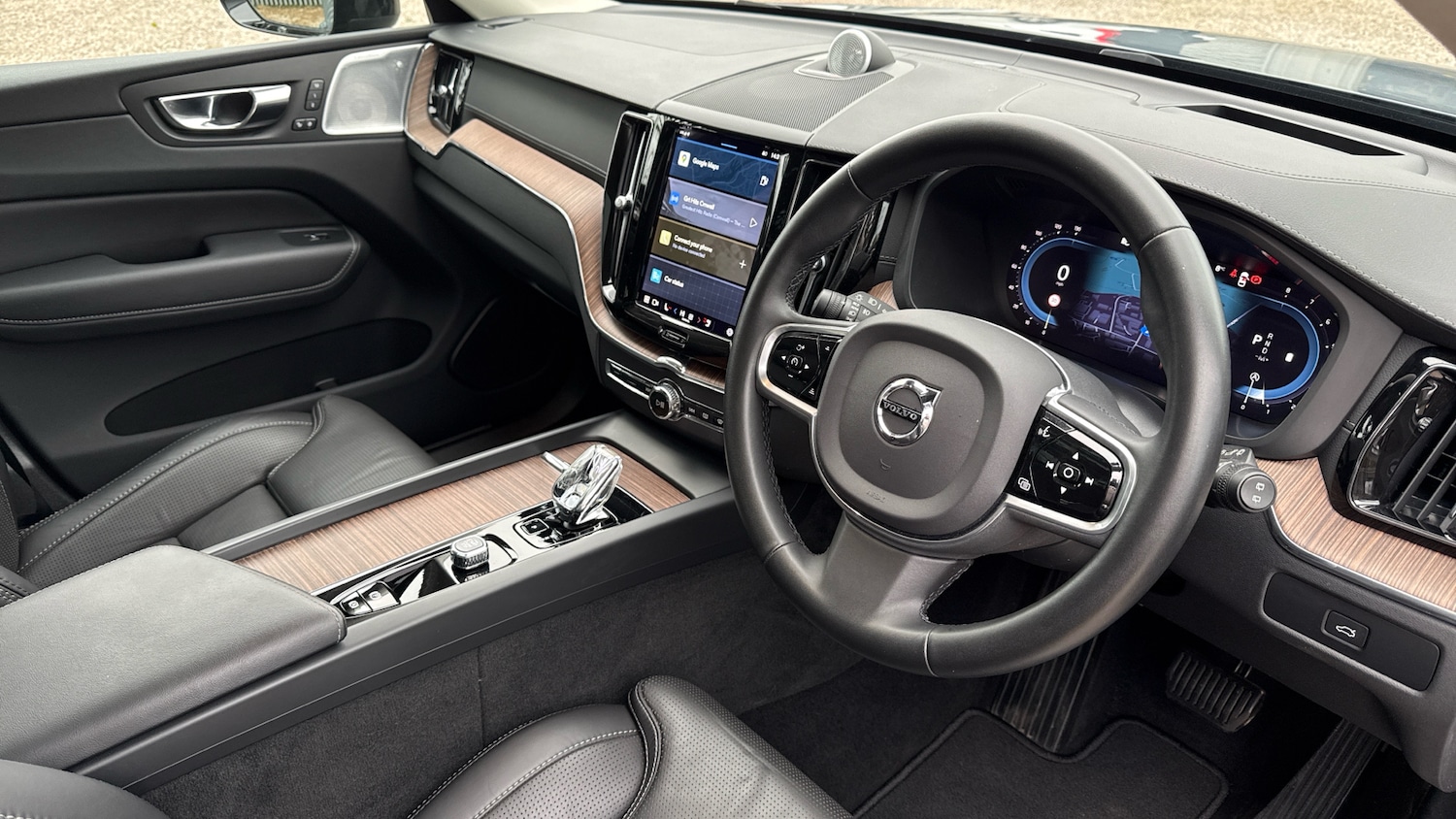 Used Volvo XC60 2022 for sale - 77336449: Photo 4