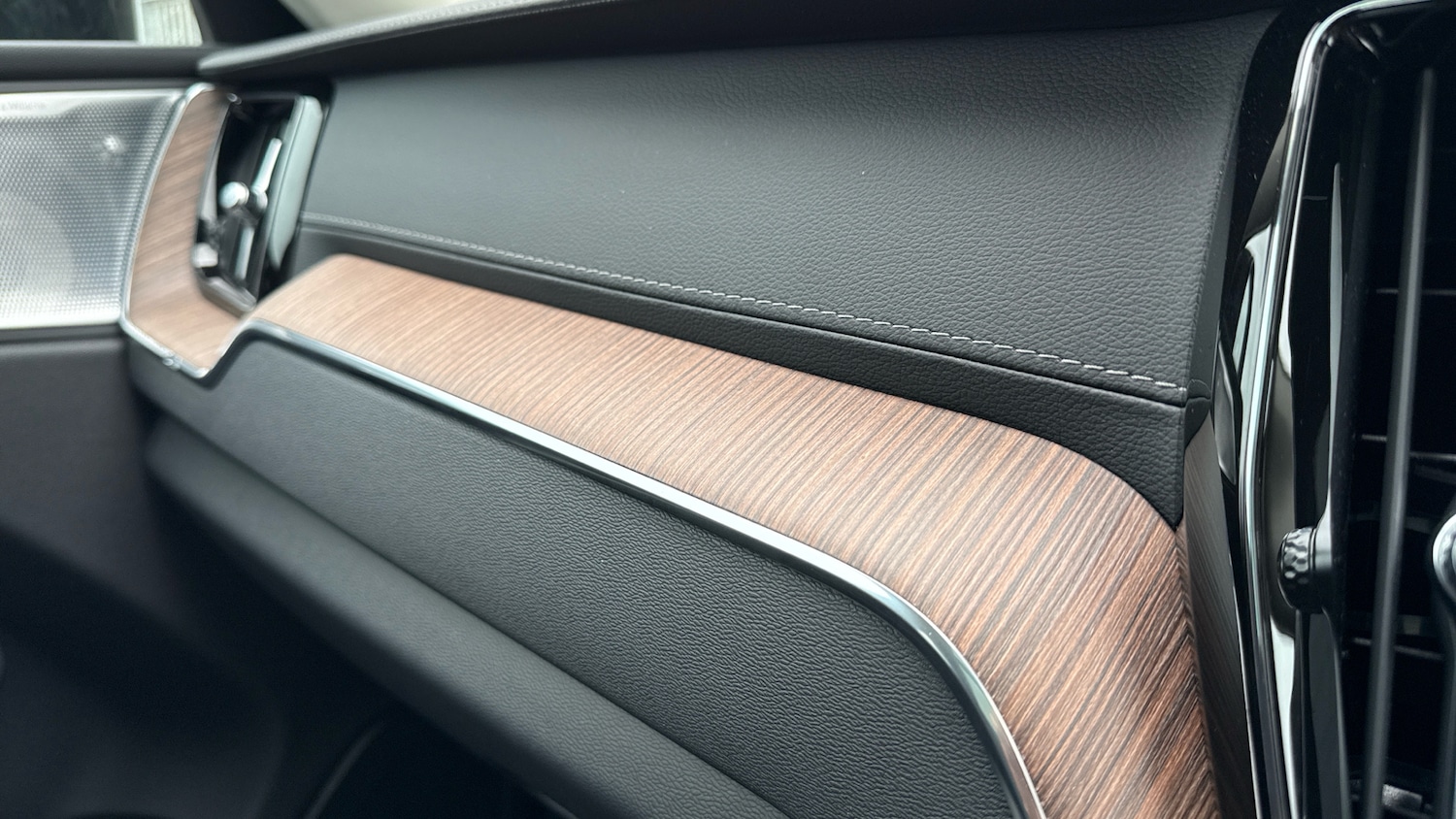 Used Volvo XC60 2022 for sale - 77336449: Photo 48