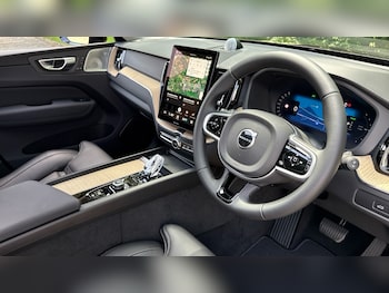 Used Volvo XC60 2025 for sale - 78986918: Photo