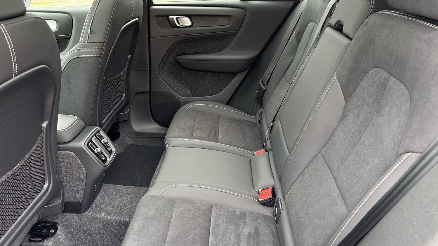 Used Volvo XC40 2025 for sale - 76653298: Photo 10