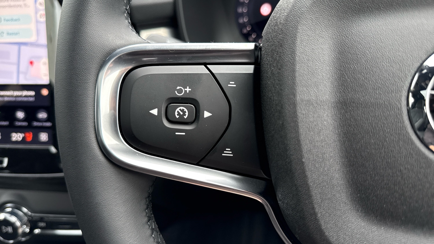 Used Volvo XC40 2025 for sale - 76653298: Photo 18