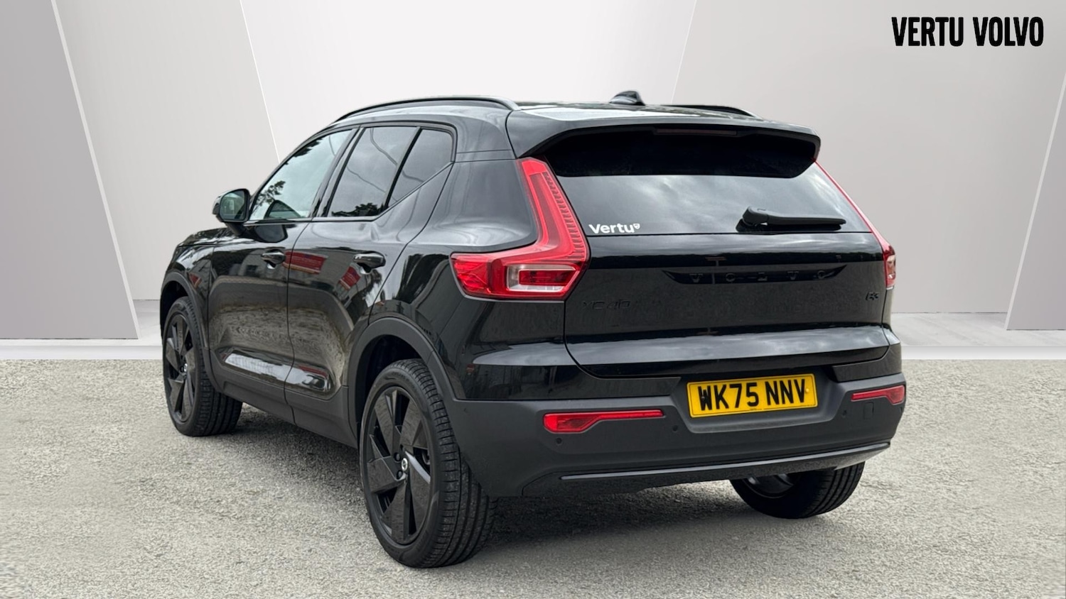 Used Volvo XC40 2025 for sale - 76653298: Photo 2