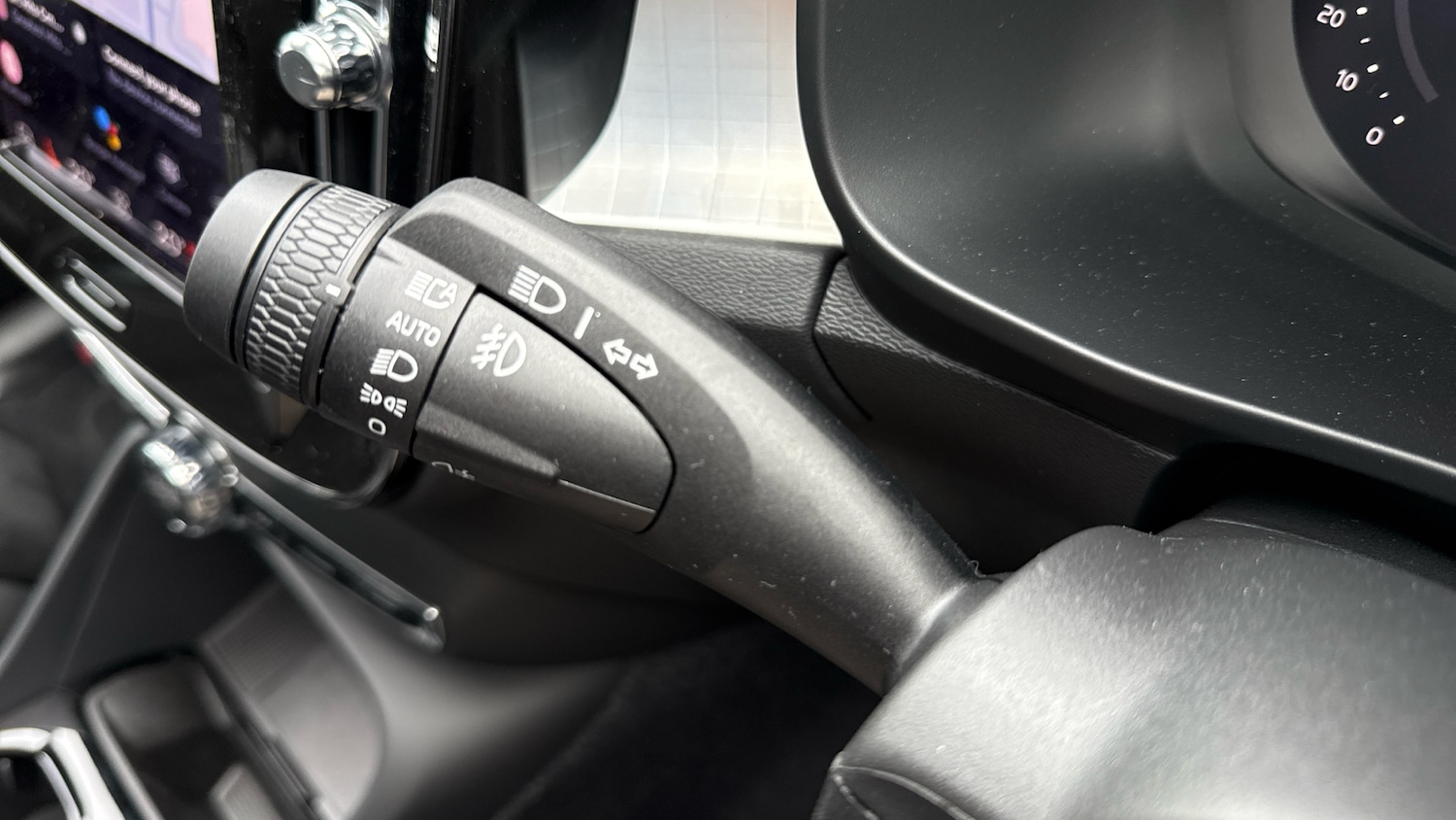 Used Volvo XC40 2025 for sale - 76653298: Photo 24