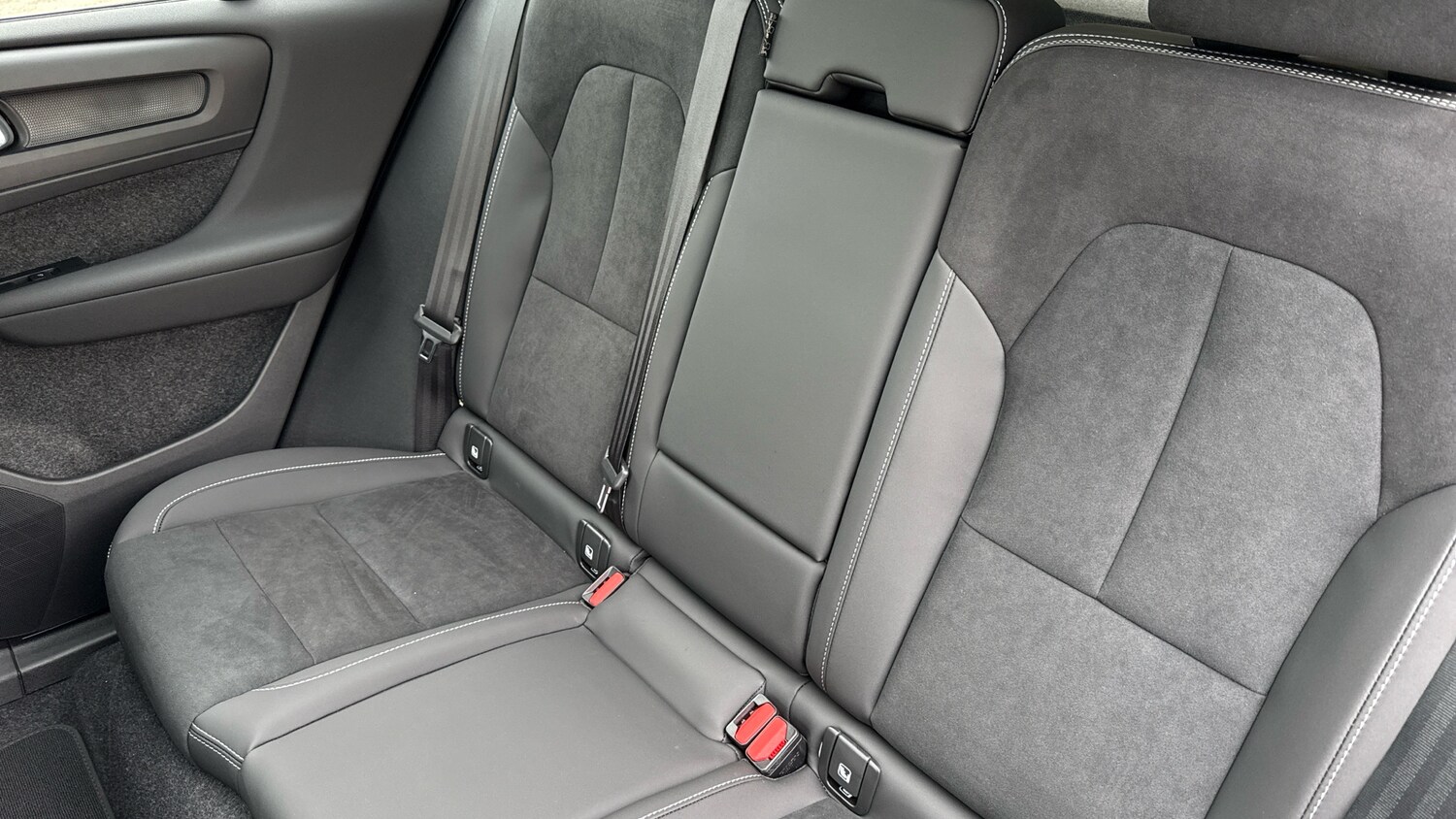 Used Volvo XC40 2025 for sale - 76653298: Photo 33