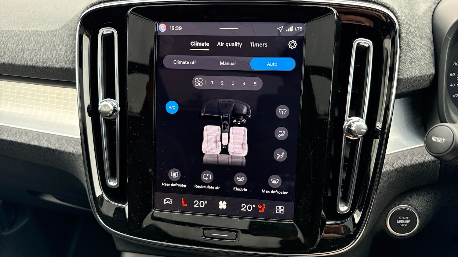 Used Volvo XC40 2025 for sale - 76653298: Photo 34