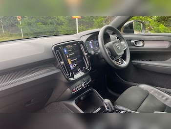 Used Volvo XC40 2021 for sale - 75960161: Photo