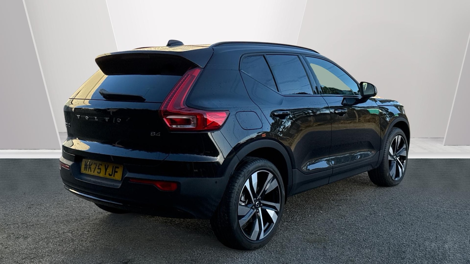 Used Volvo XC40 2025 for sale - 76653335: Photo 2